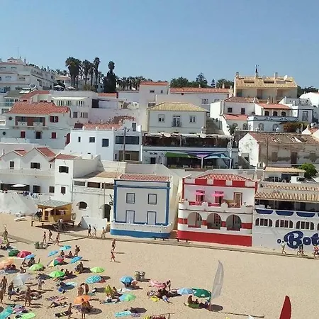 Διαμέρισμα Lovely 4-bed In Estômbar