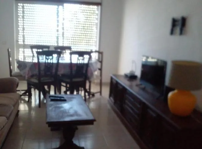 Appartamento Lovely 4-bed In *