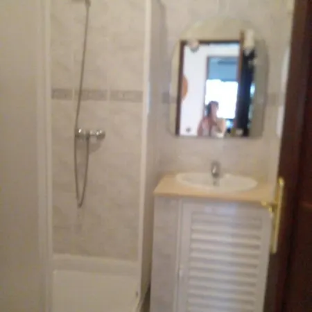 شقة Lovely 4-bed In *