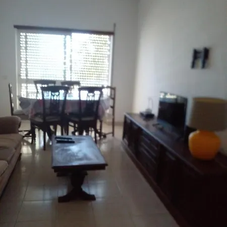 شقة Lovely 4-bed In *