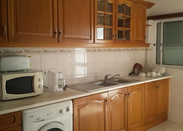 Lovely 4-bed In *