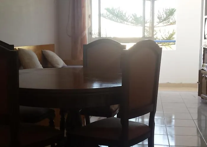 Lovely 4-bed In * Estômbar